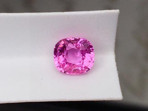 1.02ct 蓝宝石裸石 商品图1