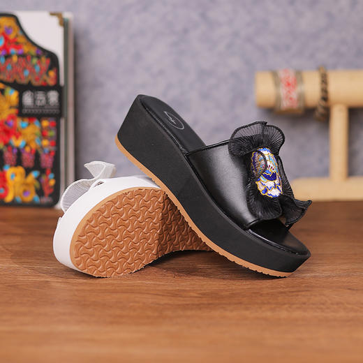 逍遥游真皮拖鞋 | 黑色百搭 白色简约 | 码数齐全 现货加急发 商品图2