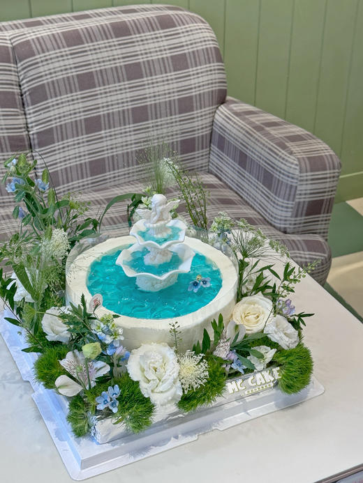 许愿池鲜花盒蛋糕（季节不一样鲜花不保证原图一样，会有随机性） 商品图1