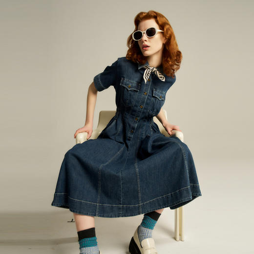 谜底牛仔连衣裙女2024秋季新品复古文艺收腰大摆中长裙243ML1027 商品图1