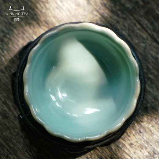 问鼎汝瓷鼎峰系列老款莲花杯（春归花盛） 商品图4