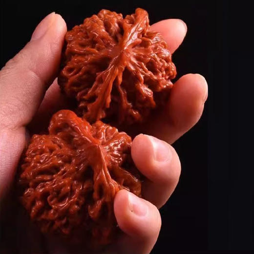 手盘官帽文玩核桃 皮质细腻 颜色纯正 商品图1