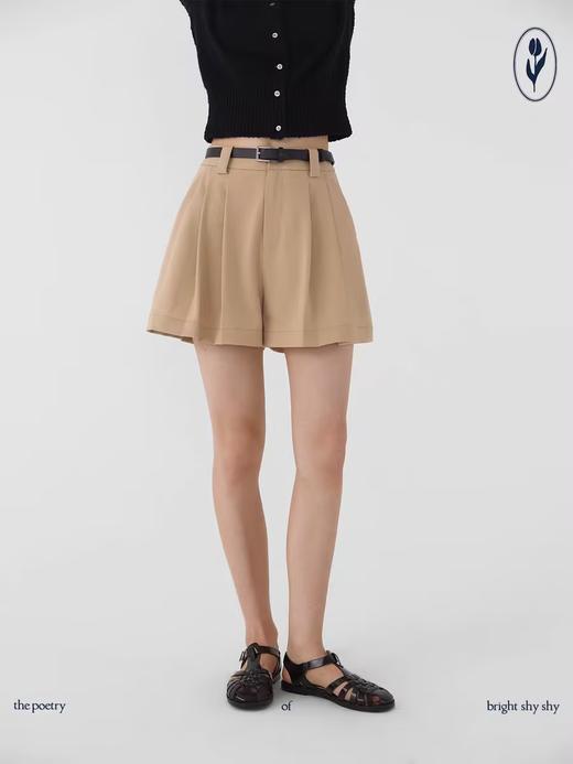 shyshystill/shy202307033/抗皱捏褶小A字显瘦休闲西装短裤 商品图0