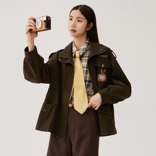 谜底短款宽松外套女2024秋季新款工装风大廓形绣花风衣247ME5006 商品图1