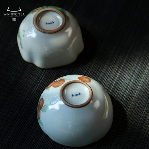 问鼎汝瓷鼎峰系列月白老款恋花杯（荔枝飘香）菡萏杯（乌兔走林） 菱式方杯（青绿山水） 商品图4