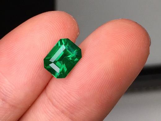 1.37ct 祖母绿裸石 商品图0
