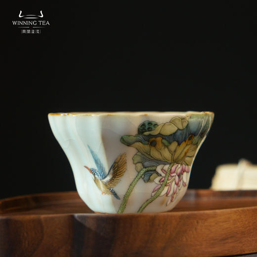 问鼎汝瓷鼎峰系列月白老款瓜棱杯（池阴夏荷）（缺货） 商品图0