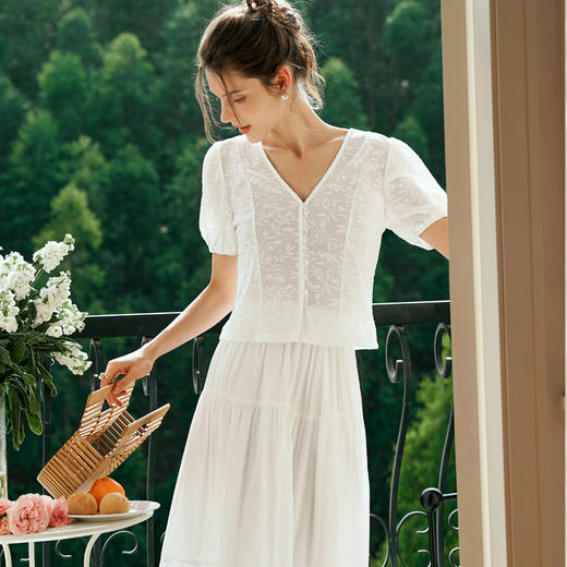 OLrain欧芮儿白色蕾丝衫女夏季2024年新款法式气质泡泡袖V领上衣 商品图1