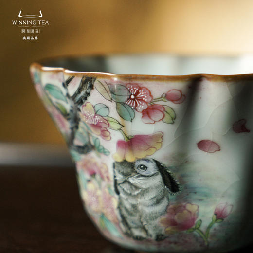 问鼎汝瓷鼎峰系列月白瓜棱杯(花缘月兔) 商品图2