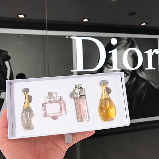 迪奥蝴蝶结香水四件套丨Q版香水小样四件套礼盒蝴蝶结 5ml*4瓶 商品图2