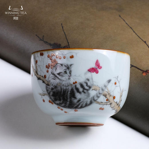 问鼎汝瓷鼎峰系列月白佛手杯（天鹅浮游） 月白精工敦善杯（漫戏游蝶） 商品图1