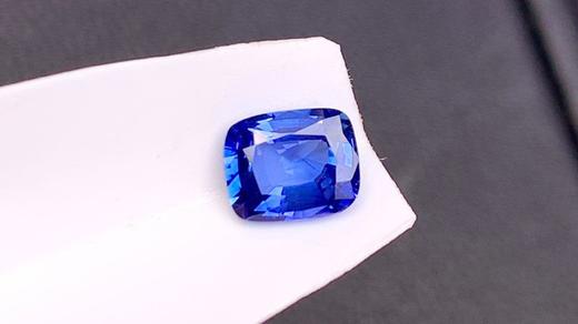 1.06ct 蓝宝石裸石 商品图4