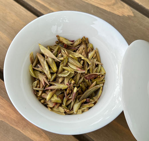 内部少量分享！2024年【首日鲜芽紫芽苞】临沧大雪山头春只采头三天；邀君共品第一口“鲜”每份100g，每个id限购3份 商品图5