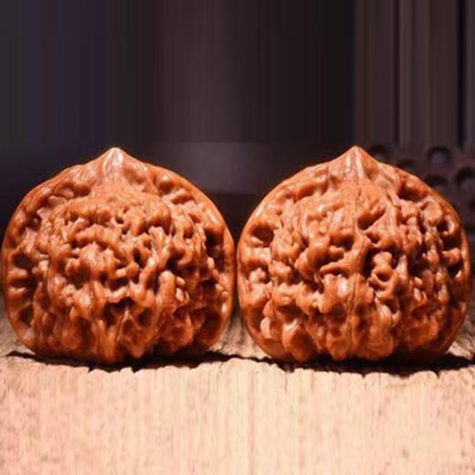 手盘官帽文玩核桃 皮质细腻 颜色纯正 商品图0