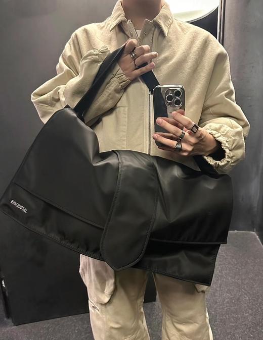 中性款尼龙斜挎包 商品图4