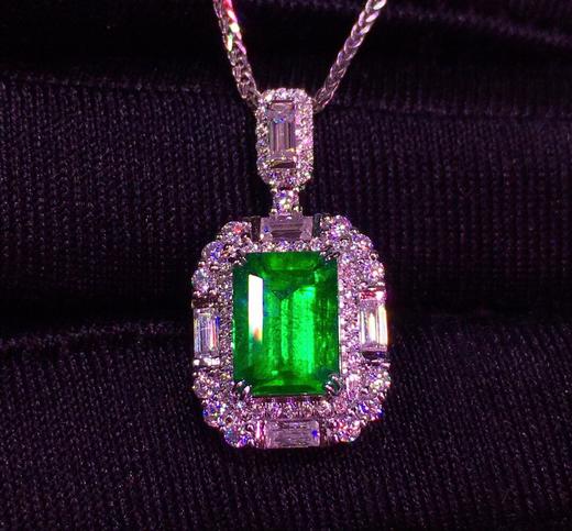 1.31ct 祖母绿吊坠 商品图3