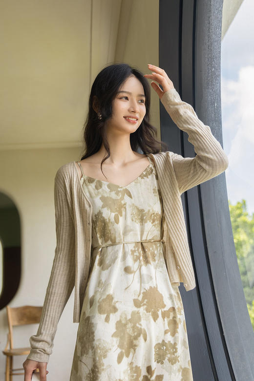 NUTS2023秋季新款针织开衫女高级感外穿毛织短外套女4380502A1 商品图5