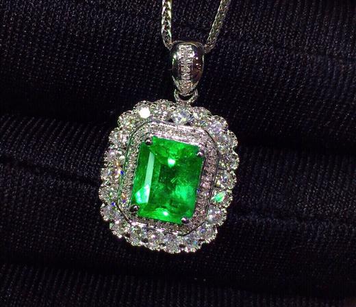 1.9ct 祖母绿吊坠 商品图0