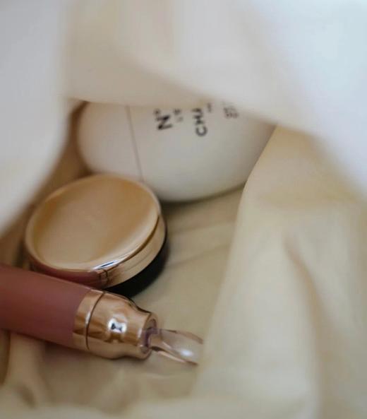 海南机场税仓𝐋𝐚𝐫海蓝谜唇蜜夏日清凉唇蜜 商品图9