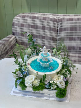 许愿池鲜花盒蛋糕（季节不一样鲜花不保证原图一样，会有随机性）