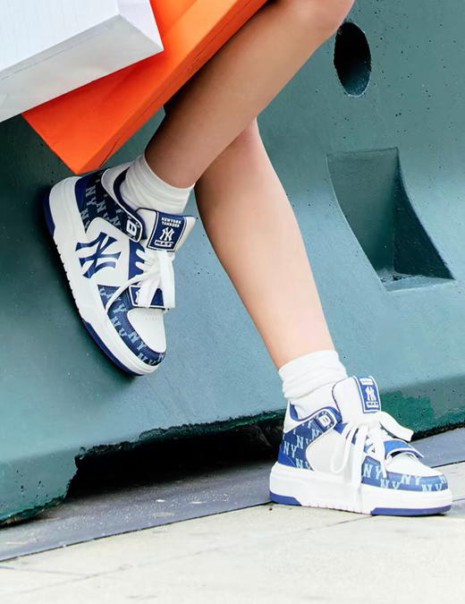 MLB男女情侣老花休闲鞋 老花仿牛仔学长板鞋 商品图3