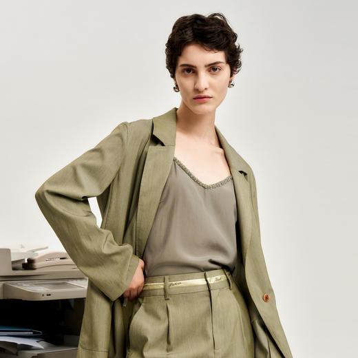 谜底细吊带上衣女2024秋季新品性感风百搭V领钉珠绣内搭243MN1172 商品图2