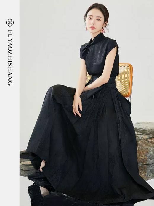 FUYAO扶摇 国风女装2024新款小衫纯色绣花折领衬衫醋酸缎面上衣女 商品图3