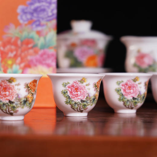 《国色天香》重工粉彩茶具 牡丹大王张松茂、粉彩女王徐亚凤之作 商品图3