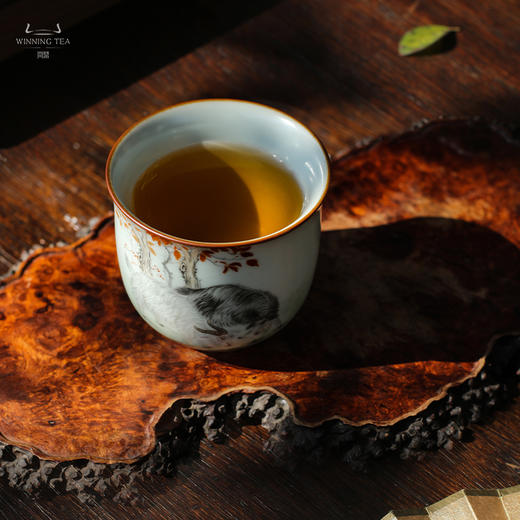 问鼎汝瓷鼎峰系列月白老款手握杯 (山野牧歌) 商品图3