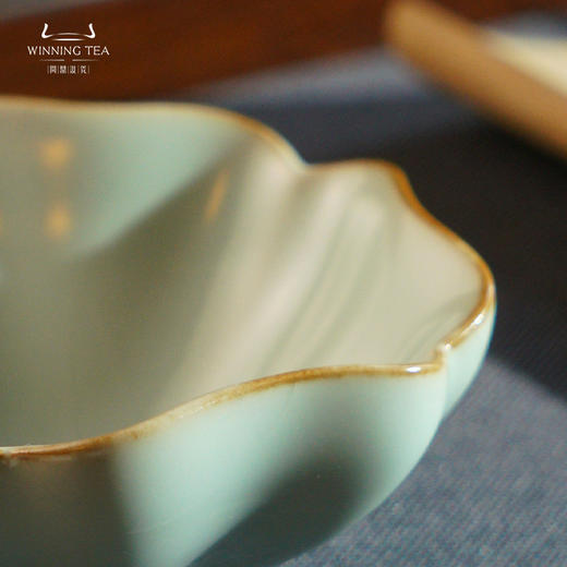 问鼎汝瓷鼎峰系列天青紫金釉老款葵花杯（莲年有余） 商品图1