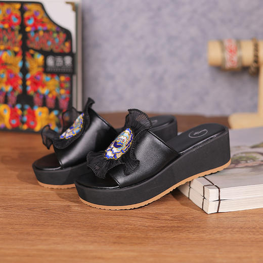 逍遥游真皮拖鞋 | 黑色百搭 白色简约 | 码数齐全 现货加急发 商品图1