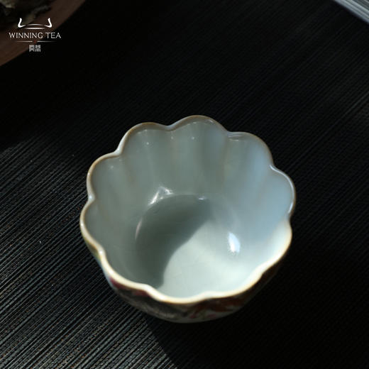 问鼎汝瓷鼎峰系列月白老款恋花杯（荔枝飘香）菡萏杯（乌兔走林） 菱式方杯（青绿山水） 商品图2