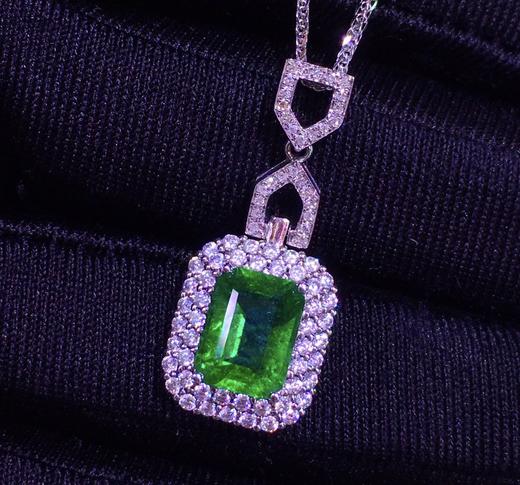1.96ct 祖母绿吊坠 商品图1