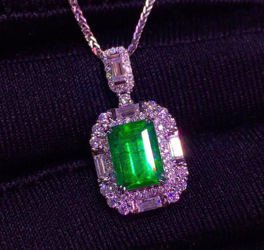1.31ct 祖母绿吊坠 商品图2