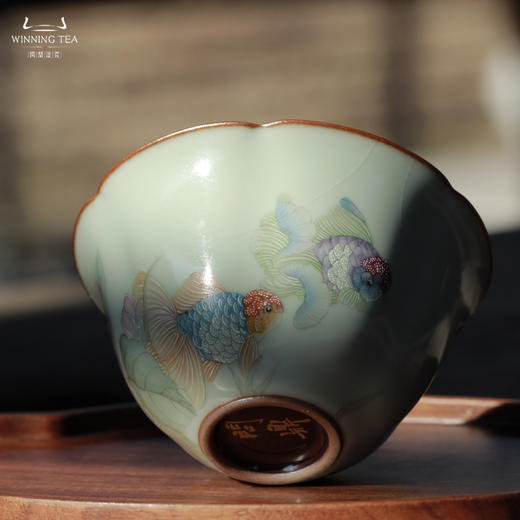 问鼎汝瓷天青老款大葵口杯(小池清荷) 商品图3