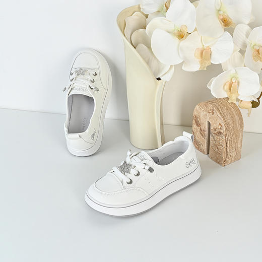 经典鲨2024年秋季新款韩版一脚蹬平底舒适通勤休闲小白鞋女KW336-D37021 商品图1