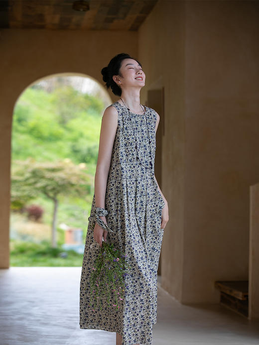 牧衣游原创 蓝雪印花棉无袖连衣裙女气质文艺宽松无袖背心裙 锦觅 商品图2