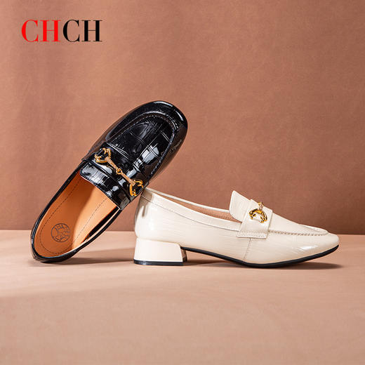 CHCH祈祈压纹牛漆皮金属扣休闲粗跟女士单鞋乐福鞋CM2B5201 商品图2