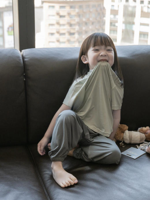 39.9元/2件‼️蕉家同款“凉皮”面料【儿童凉感原纱防晒裤】防晒指数UPF50+ 商品图6