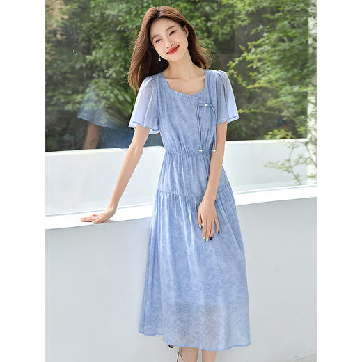 【专属特价】熙世界温柔风花纹蓝色连衣裙夏季新款气质时尚方领收腰中长裙子 商品图2