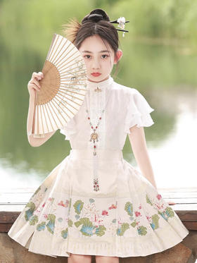 中大童!美到心坎里的汉服【儿童新中式马面裙套装】仿绸缎马面裙飒气有型，手工打褶，超级重工，褶皱立体不变形，国风元素图案，端庄秀丽，塑造独特东方美学