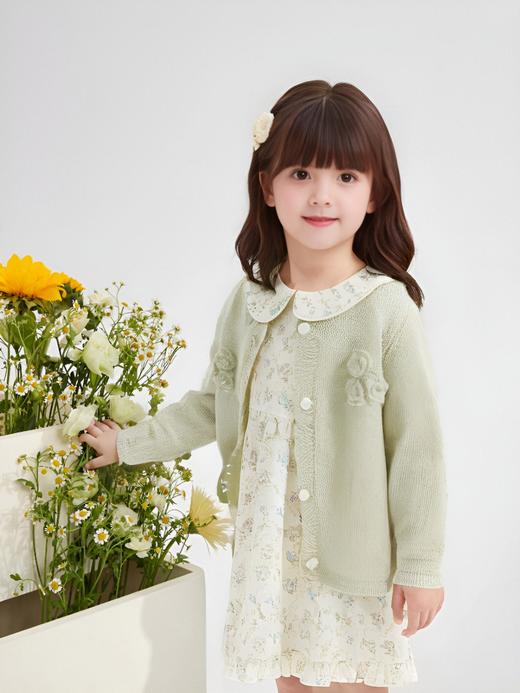 笛莎Deesha 2024年秋季新款胸口立体绞花装饰毛织开衫 商品图0