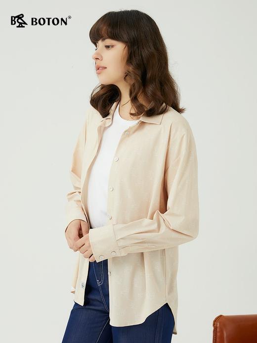 【轻盈防晒】波顿春秋女士杏色老花小众宽松长款衬衫高端LS832123 商品图4