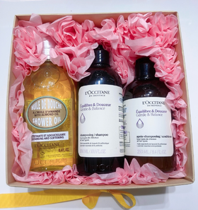 【1F】欧舒丹夏季专享套装： 甜扁桃味沐浴油 250ml 草本香菁纯平衡洗发露 300ml 草本香菁纯平衡护发素 250ml