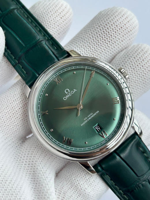 第三代蝶飞，匠心之作呼之欲出重磅推荐NOOB代工神器『精心打磨』‼️OMEGA 碟飞典雅系列 腕表 至臻天文台表 40毫米，购入原版开模，历时14个月，整体表壳采用原装精钢材质打造，同步原装打磨技术。 商品图3