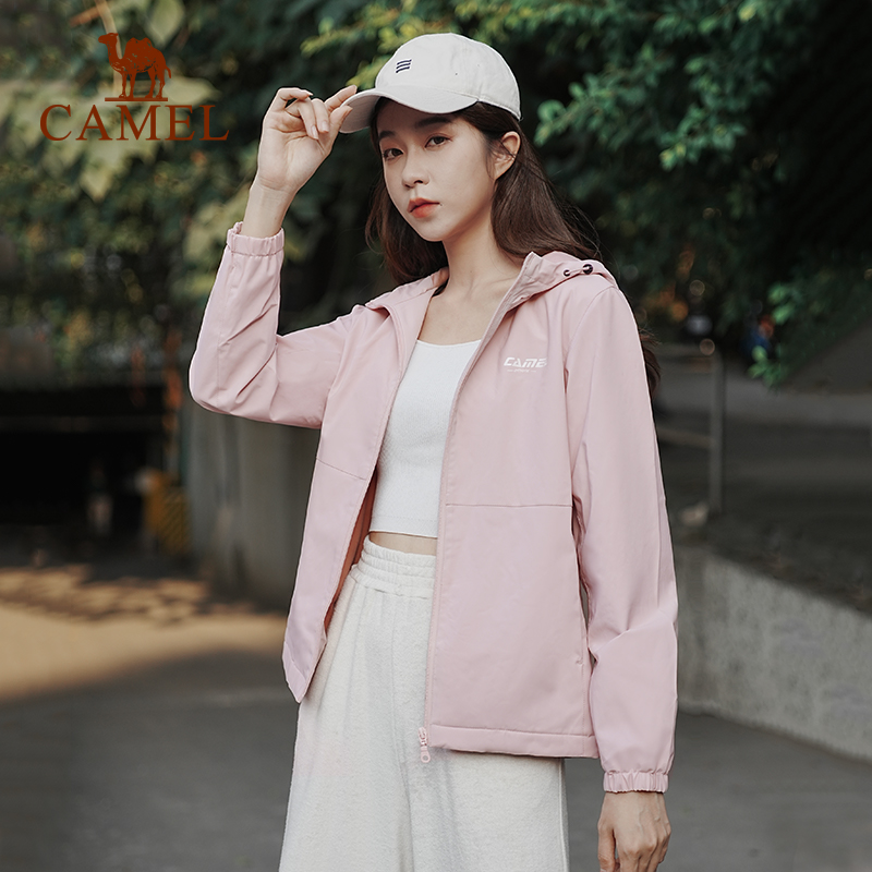 骆驼户外软壳衣女运动风衣秋季2024春季防风防水夹克连帽外套  C1W2SL613_C1W1SL614