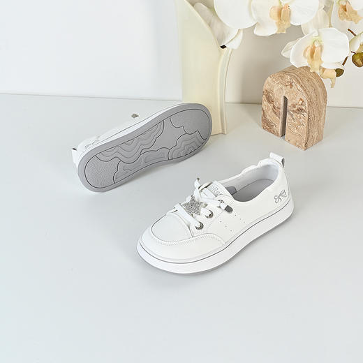 经典鲨2024年秋季新款韩版一脚蹬平底舒适通勤休闲小白鞋女KW336-D37021 商品图3