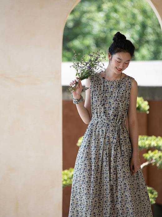 牧衣游原创 蓝雪印花棉无袖连衣裙女气质文艺宽松无袖背心裙 锦觅 商品图1