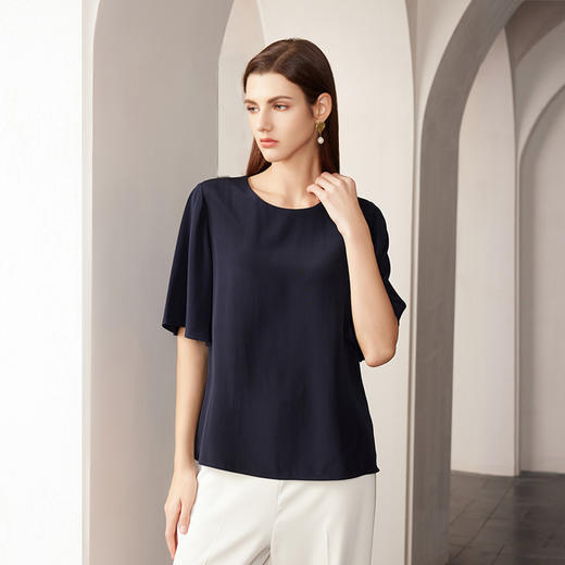 【五分袖桑蚕丝T恤】24年春夏新品女士上衣时尚纽扣装饰圆领直筒上衣 商品图2