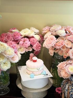 粉色可爱emoji·慕斯蛋糕